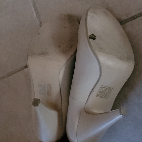 Call it Spring - Picture 4 of 6